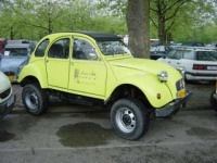 Citroen 2CV surelevee